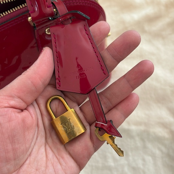 Authentic Louis Vuitton Alma BB Vernis Top Handle / Crossbody Bag - Picture 11 of 16